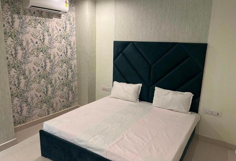 Трехместный Номер Deluxe, Oyo 81010  The Amar Palace