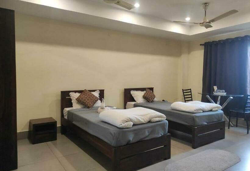 Номер Deluxe, Mayur Gardens
