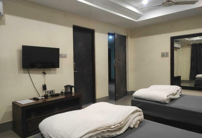 Номер Deluxe, Mayur Gardens