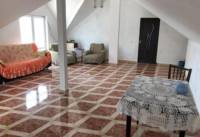 Дом 4 Спальни, Vila Siminica