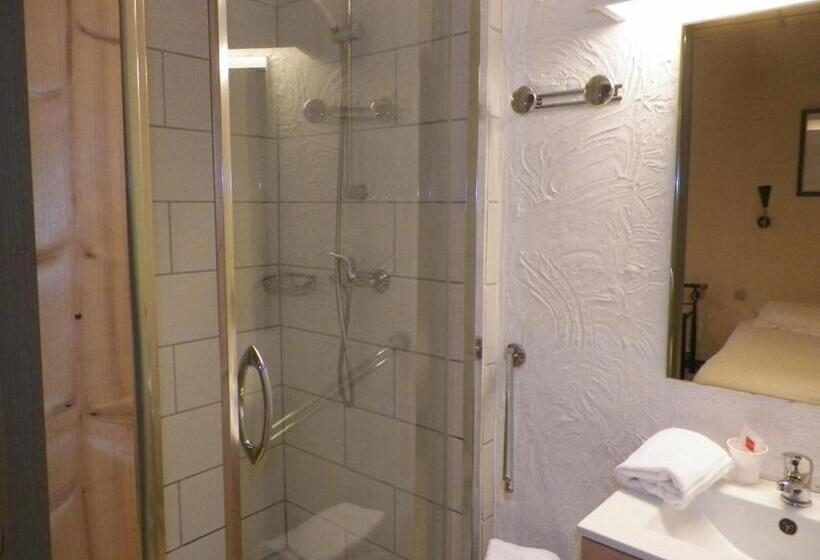 エコノミールーム, Hôtel Du Commerce