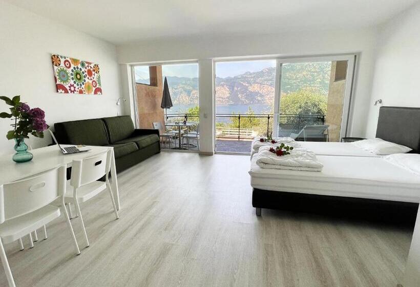 Standard studio with lake view, Residence Parco Lago Di Garda