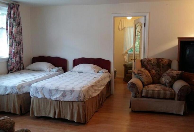 スタンダード４人部屋, Kelowna Okanagan Lake Hostel