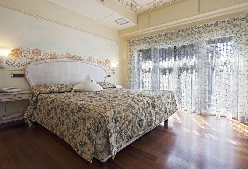 Полулюкс, Suite Hotel Nettuno