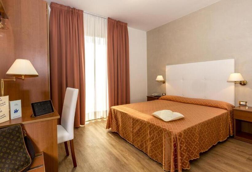 Chambre Supérieure Vue Mer Latérale, Touring