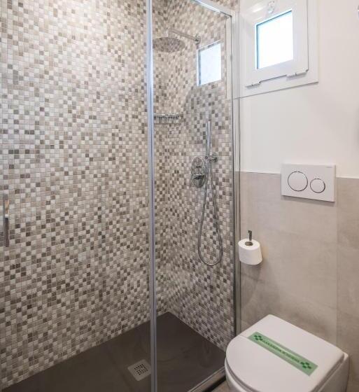 Chambre Prestige, Touring