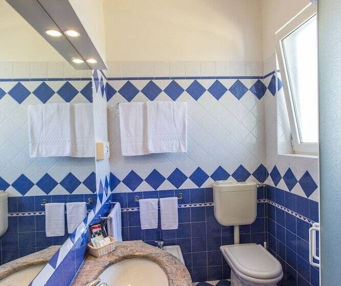 Chambre Triple Classique, Touring