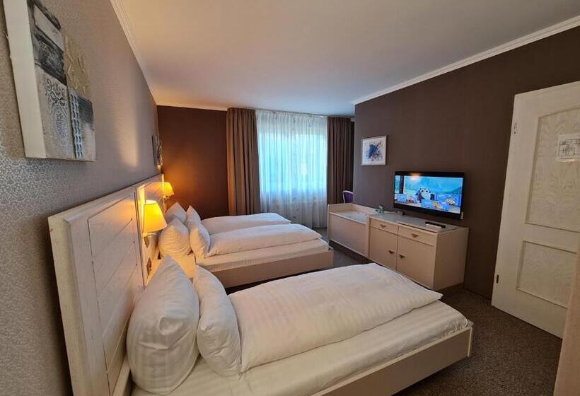 Номер Стандарт Трехместный, Ambiente Hotel Garni