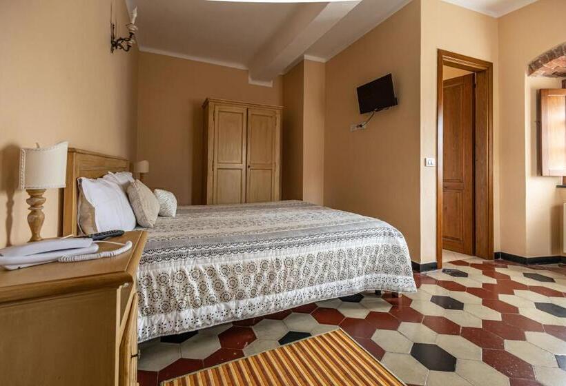 اتاق لوکس با تخت بزرگ, Albergo La Luna