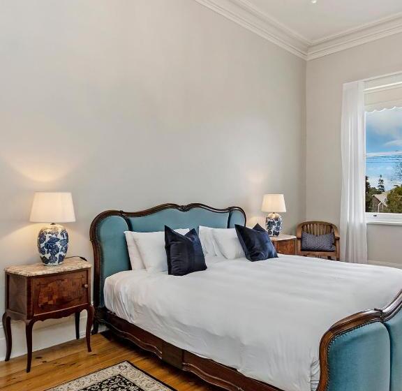 수피리어 스위트, Annesley House