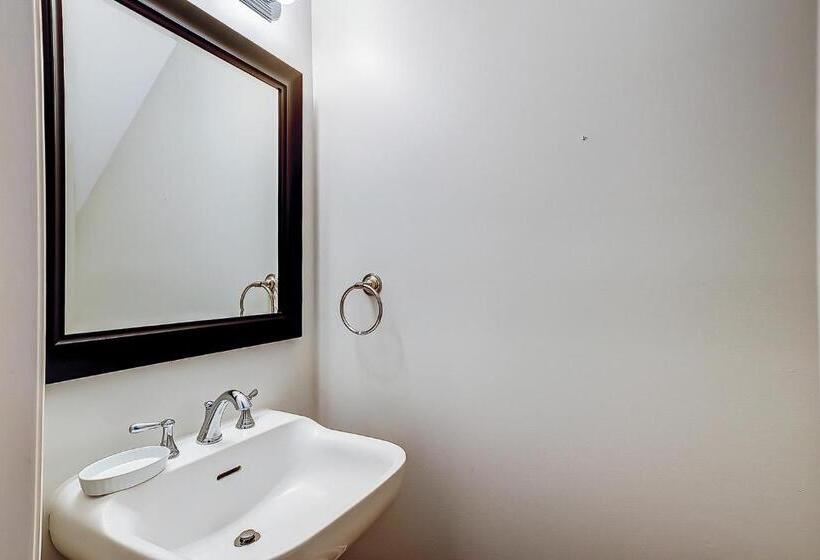 Апартаменты 2 Спальни, Evian At Shipyard By Hilton Head Accommodations