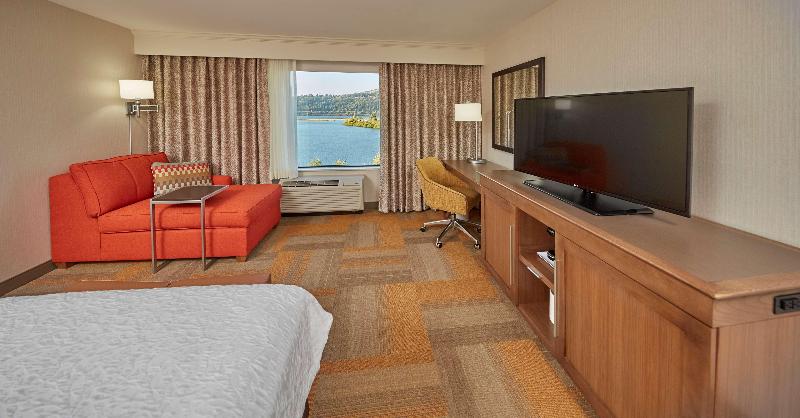 Номер Стандарт Вид на Реку, Hampton Inn & Suites Hood River