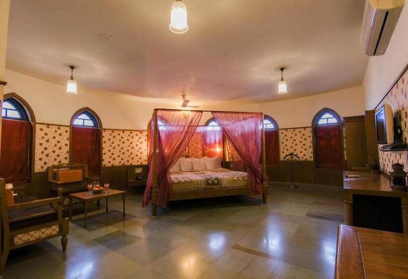 Люкс Премиум, Heritage Khirasara Palace