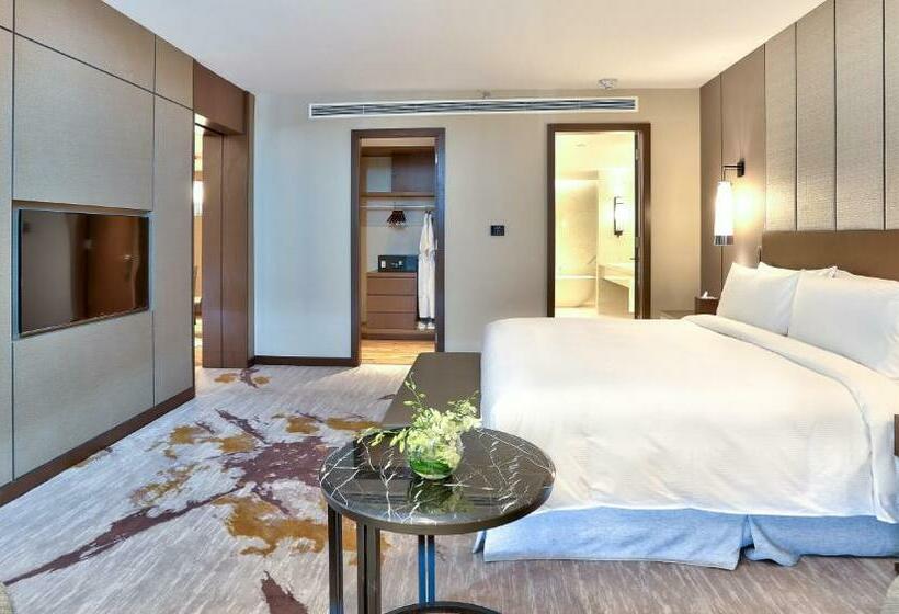 이그제큐티브 스위트, Hilton Kota Kinabalu