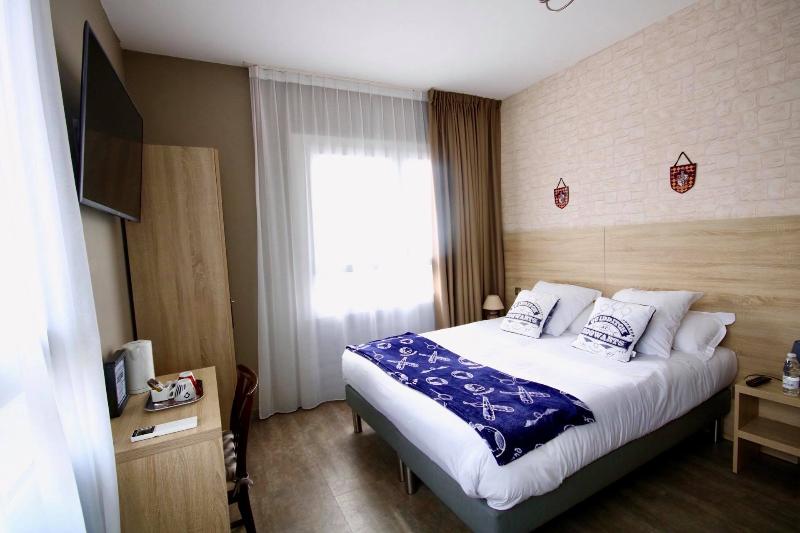Трехместный Номер Комфорт, The Originals Boutique, Hôtel Lakeside, Biscarrosse , Lac