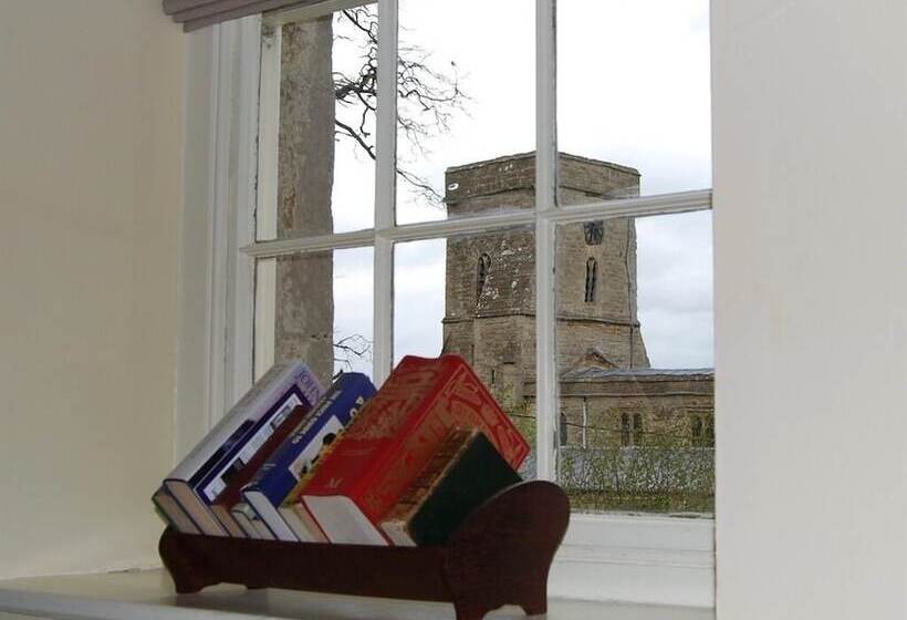 Номер Стандарт, Heyford House