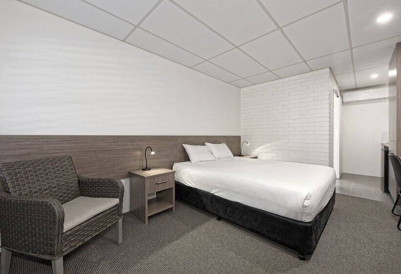 스탠다드 룸 퀸사이즈 침대, Chalet Motor Inn