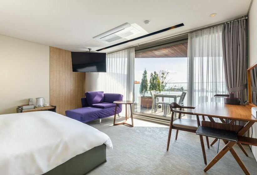 Студия Стандарт, Bayhill Pool & Villa