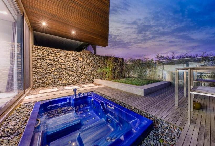 Студия Стандарт, Bayhill Pool & Villa
