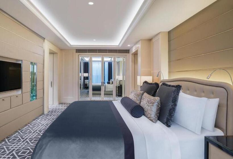 مجموعه ویستا شهر, The St. Regis Kuala Lumpur