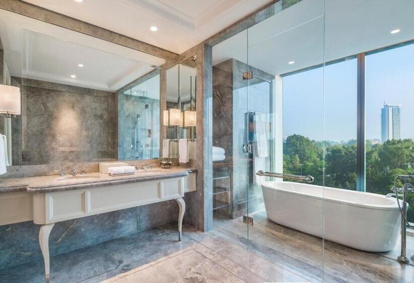 مجموعه ویستا شهر, The St. Regis Kuala Lumpur