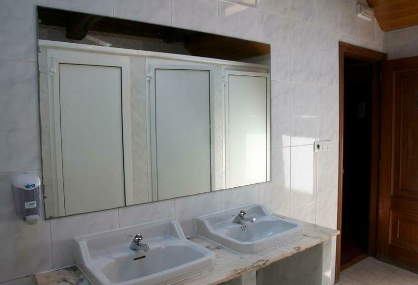 اتاق استاندارد چهار تخته, Albergue Los Blasones