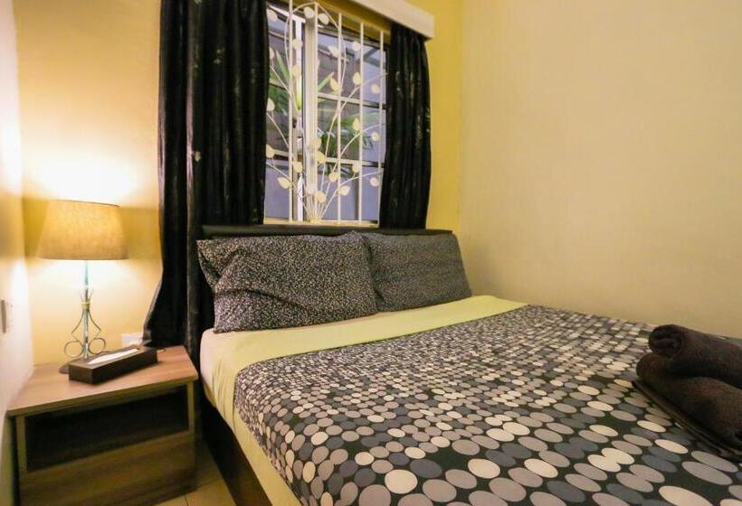 اتاق اکونومی, Golden Lodge