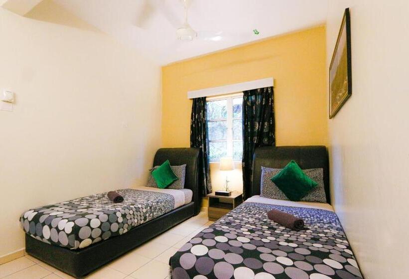 اتاق استاندارد با سرویس بهداشتی مشترک, Golden Lodge