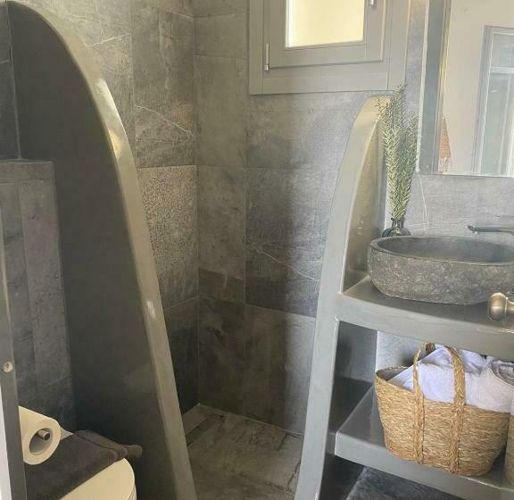 디럭스 룸, Aidani Luxurious Rooms