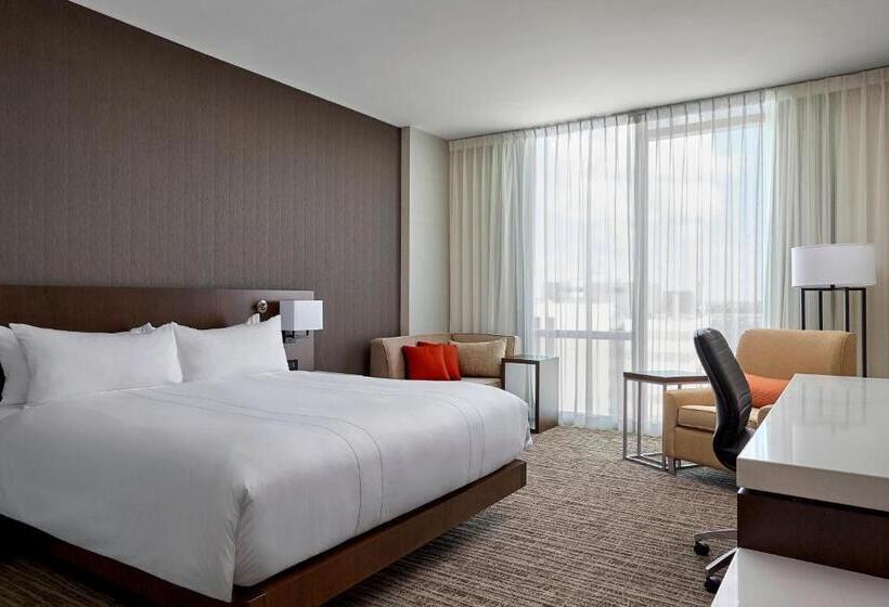 Стандартный Номер Кровать Кинг, Calgary Airport Marriott Interminal