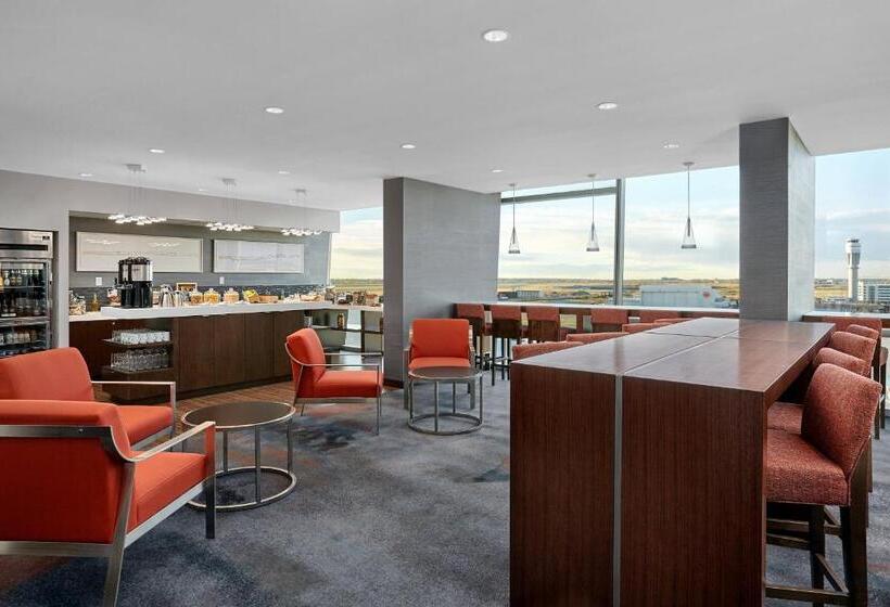 Стандартный Номер Кровать Кинг, Calgary Airport Marriott Interminal