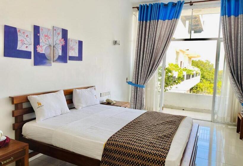 Номер Deluxe Вид на Бассейн, Ceylan Lodge