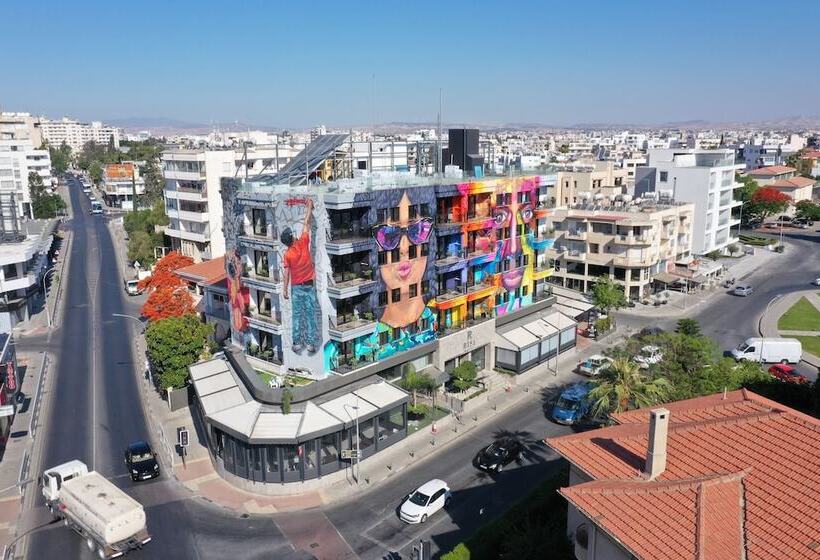 اتاق استاندارد, Rise Street Art
