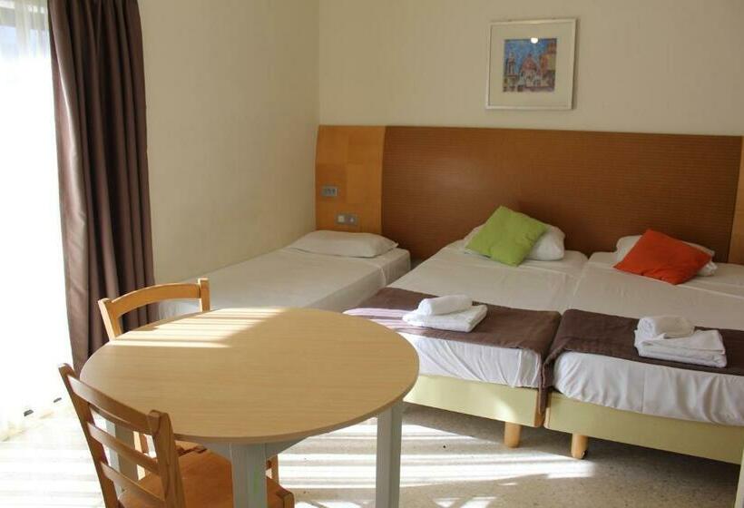 اتاق استاندارد سه نفره, Huli  & Apartments
