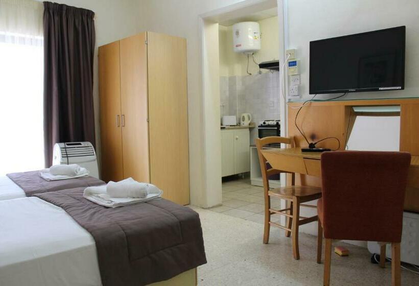 استودیوی استاندارد, Huli  & Apartments