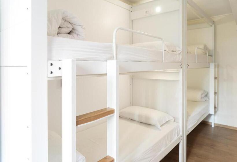 Номер Economy с общей ванной комнатой, Pars Teatro Hostel