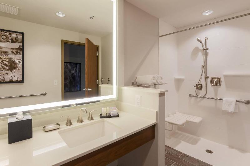 Люкс Кровать Кинг, Fairfield Inn & Suites By Marriott Cheyenne Southwest/downtown Area