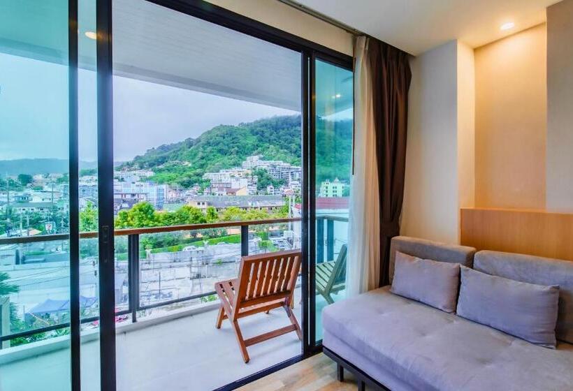 Номер Executive Вид на Бассейн, The Lunar Patong