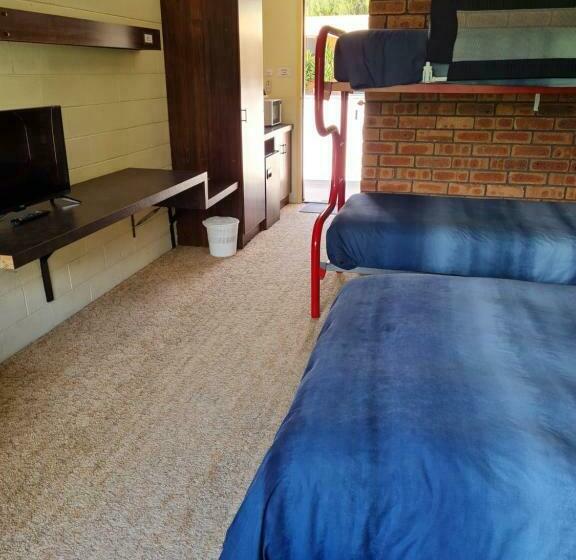 Семейный Номер, Toora Lodge Motel