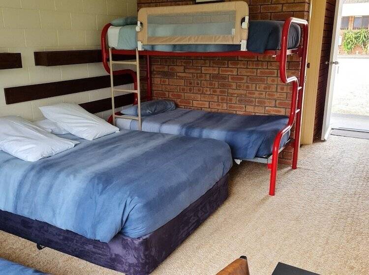 Семейный Номер, Toora Lodge Motel