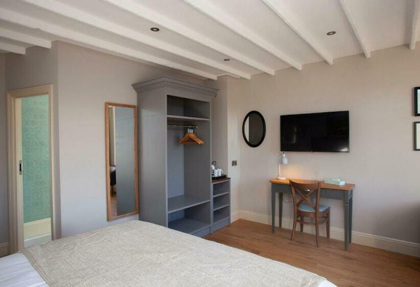 Номер Superior, The Woodborough Inn