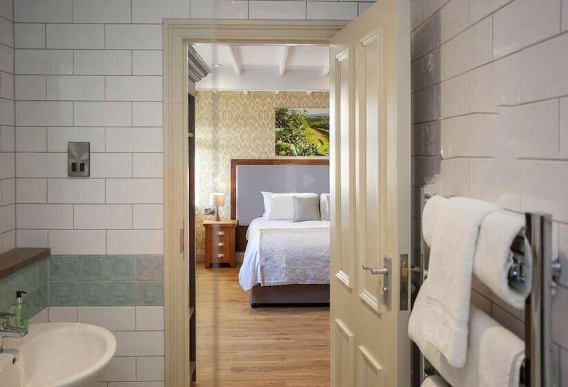 Номер Superior, The Woodborough Inn