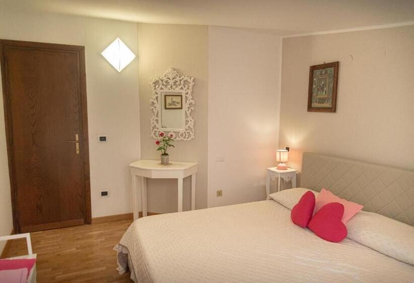 اتاق لوکس, B&b Il Chiostro Assisi
