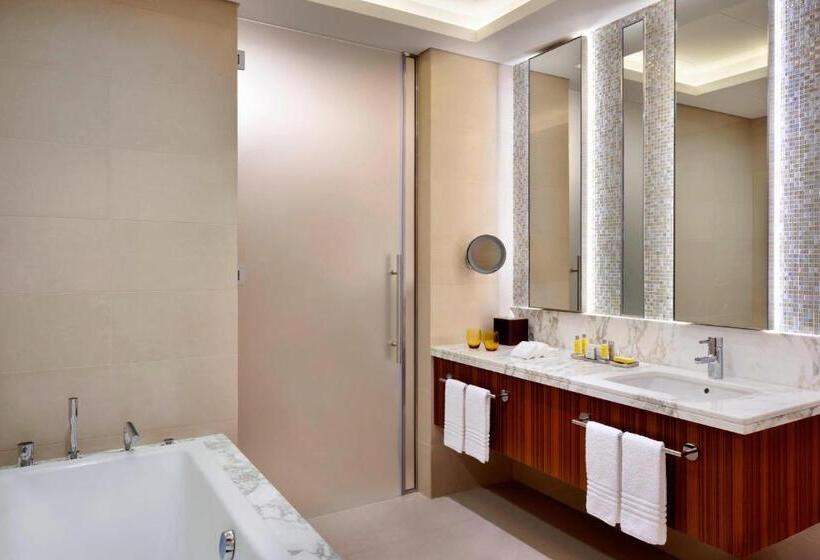 Номер Deluxe, Marriott Hotel Downtown Abu Dhabi
