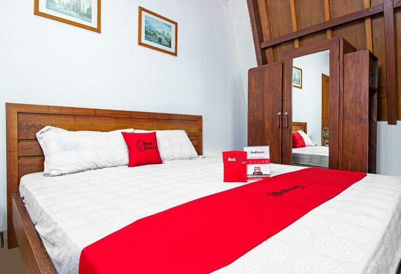 Номер Стандарт, Reddoorz Plus Near Parahyangan University