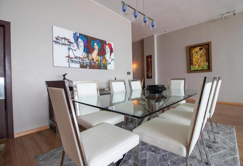 Апартаменты 3 Спальни, 200 M2   Puerto Santa Ana   3 Habitaciones