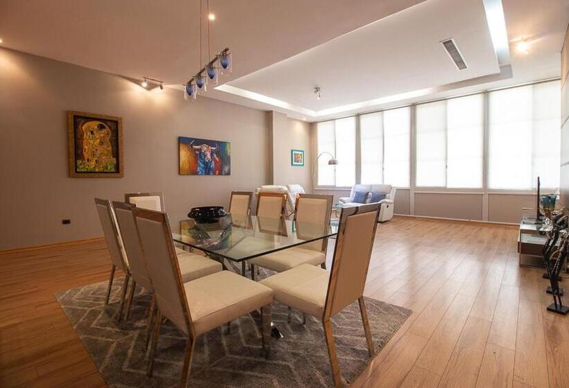 Апартаменты 3 Спальни, 200 M2   Puerto Santa Ana   3 Habitaciones
