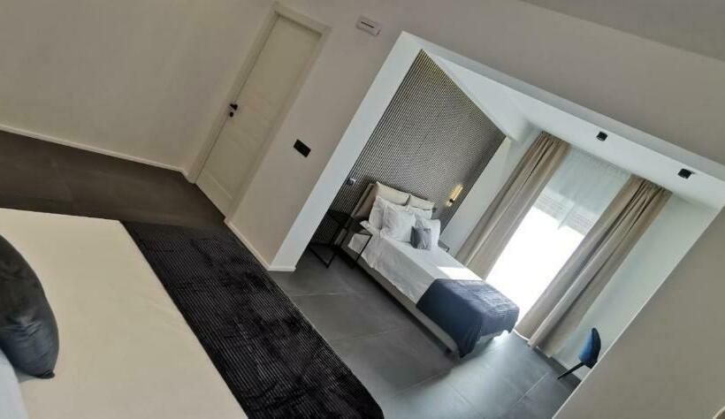 חדר סטנדרט לארבעה נוף לים, Sicily Milazzo Seafront Rooms