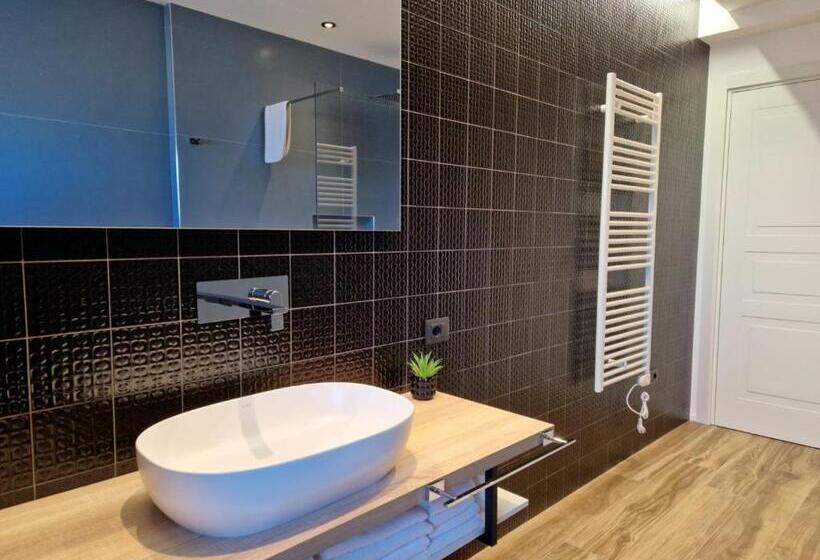 חדר סטנדרט לארבעה נוף לים, Sicily Milazzo Seafront Rooms