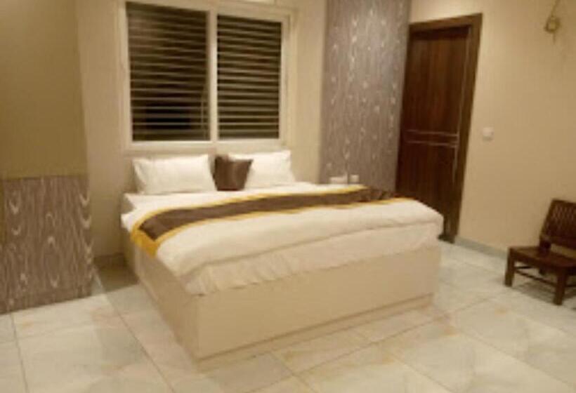 Номер Superior Одноместный, Regalia Budaun Uttar Pradesh   Excellent Stay With Family